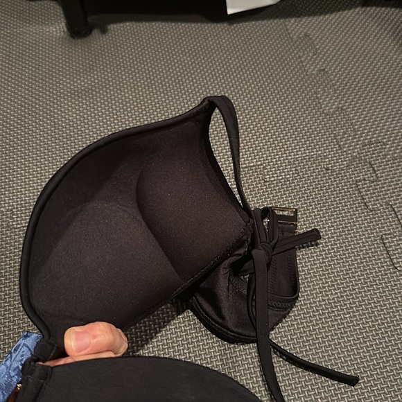 New Victoria secret bikini swim top size 34C - Picture 7 of 8